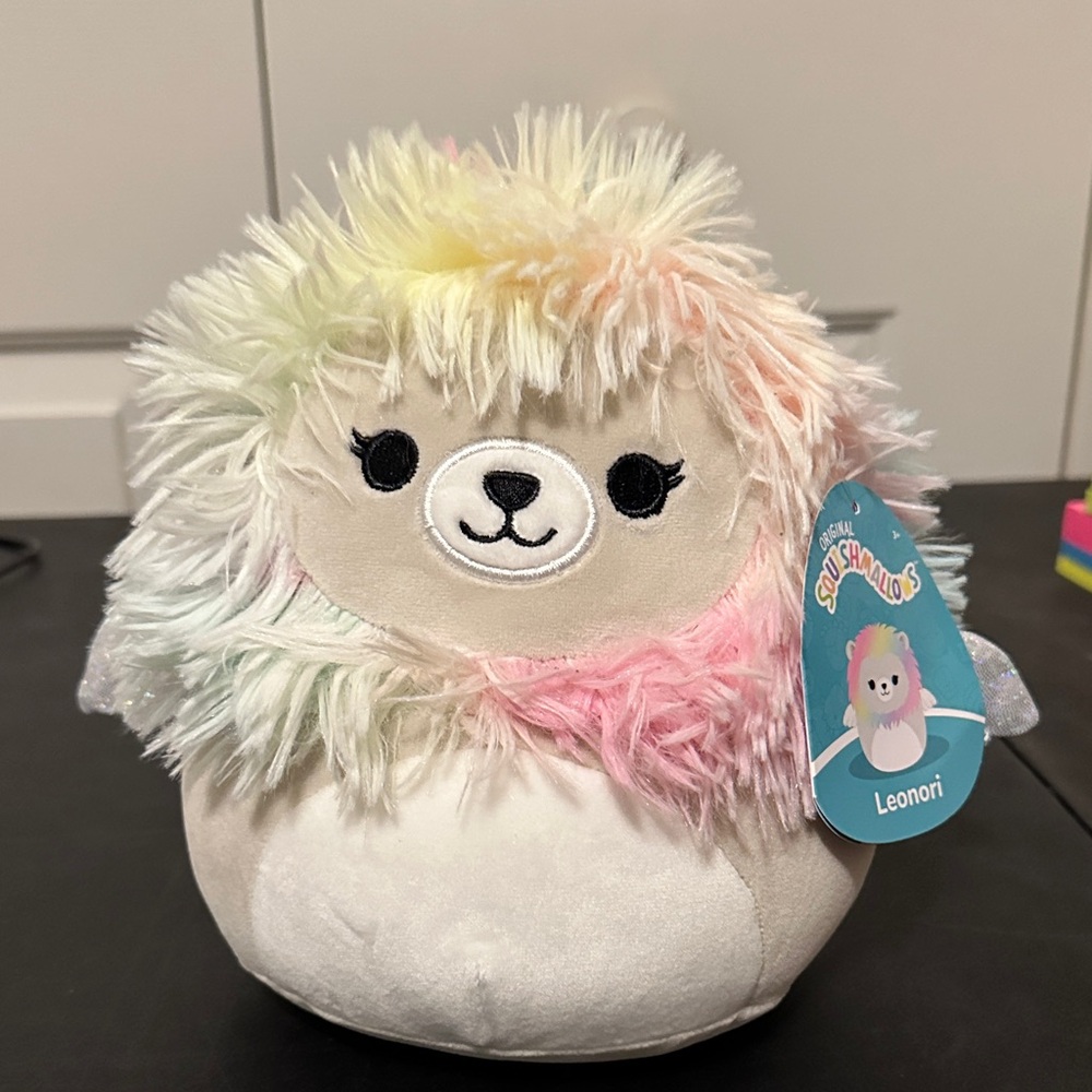 Squishmallow Leonori